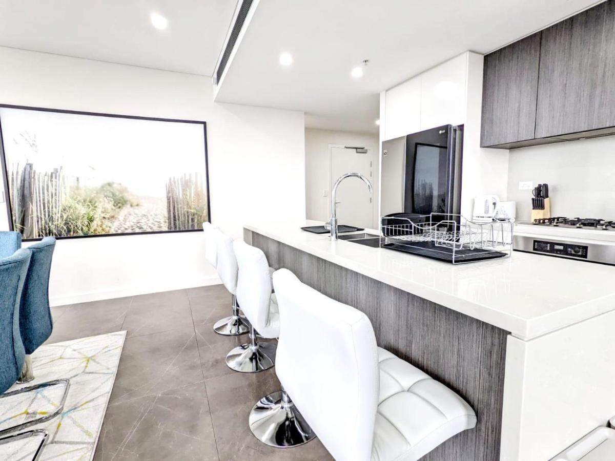 Grandeur 4 Bedroom Penthouse, With Pool And Private Rooftop Hottub, No Parties! Apartment