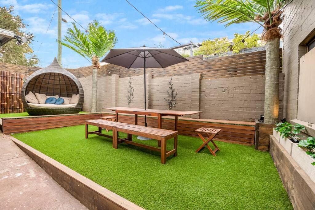 Villa Luxury Retreat - 4bed House W/parking - Mins From Cbd