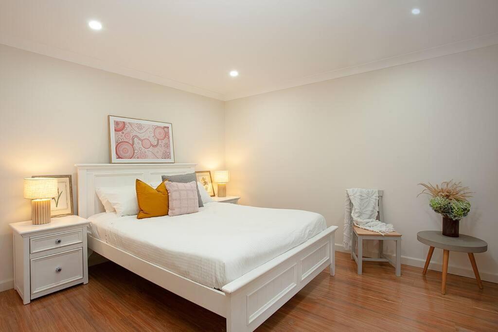 Apartment Huge 3 Bed Camperdown Garden W Parking Aircon
