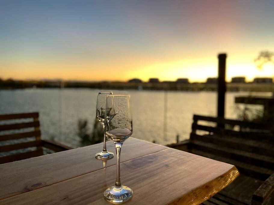 Private On Water's Edge Villa *