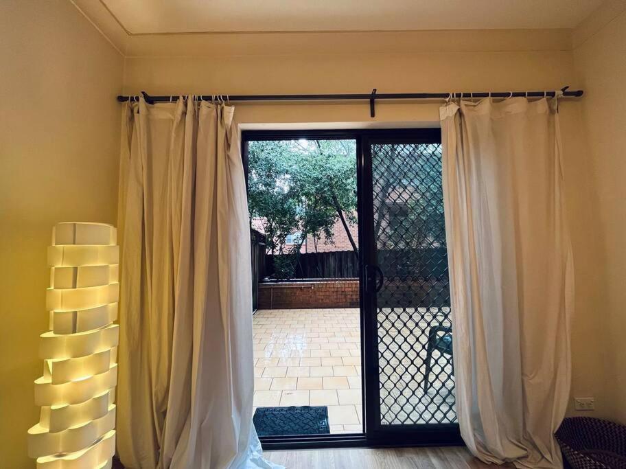 Cozy And Convenient Apartment *