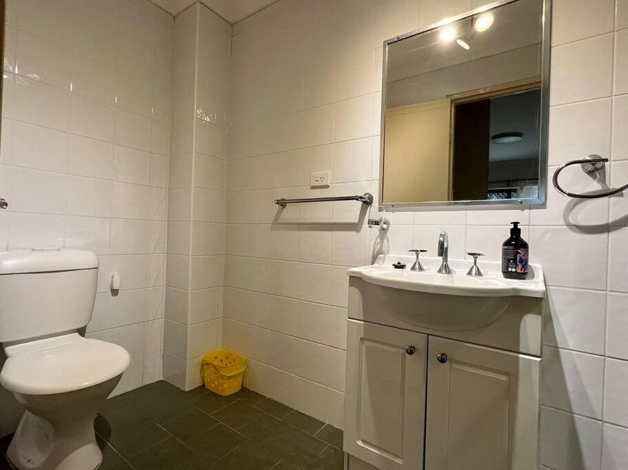 Cozy And Convenient Apartment Sydney