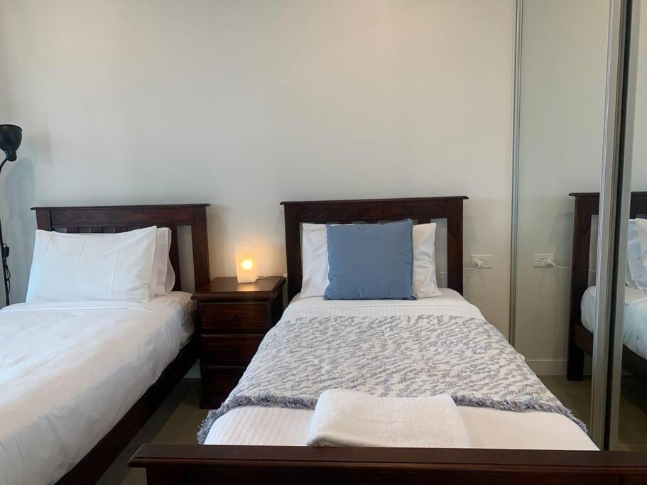 2 Bedroom In The Middle Of With Beautiful River View * Sydney