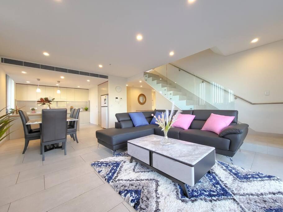 Spacious 3-bed Penthouse With Perfect View Apartment