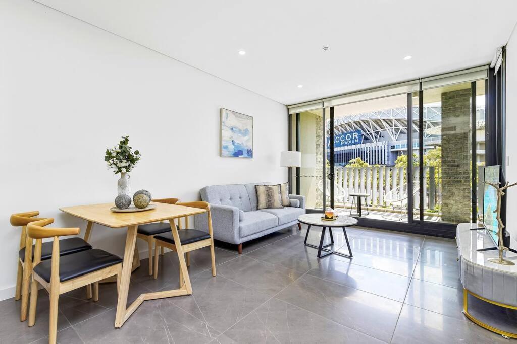 Modern 1 Bed Apt Op Mhs Sydney