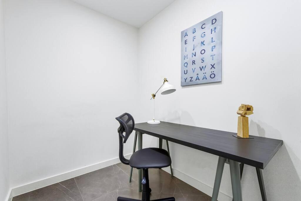Modern 1 Bed Apt Op Mhs Apartment *