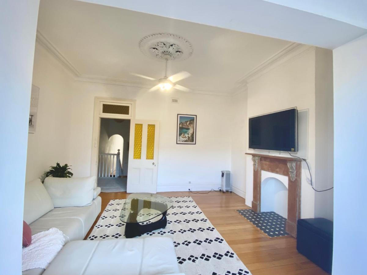 Sunny In Surry Hills Sidney