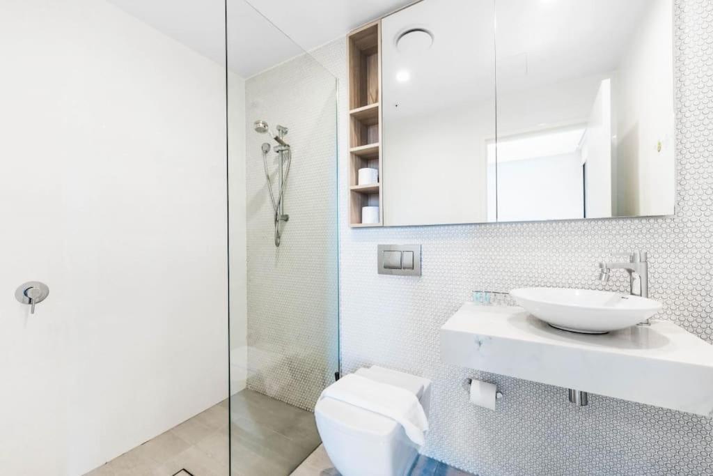 Apartment Lovely 2 Bedroom With Swimming Pool Sydney