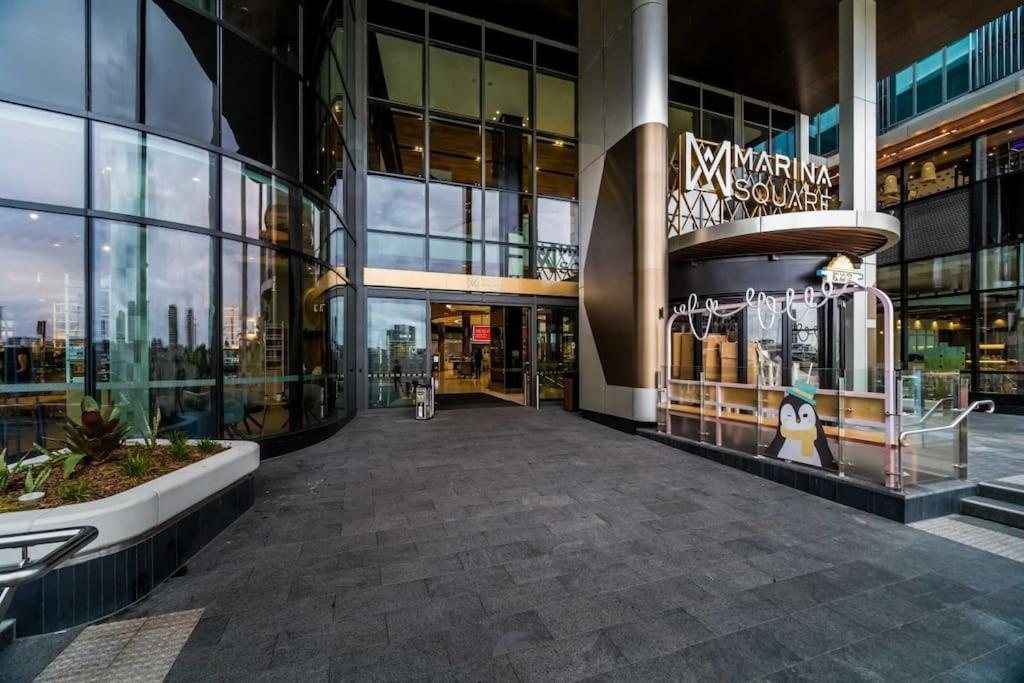 Lovely 2 Bedroom With Swimming Pool Apartment Sydney