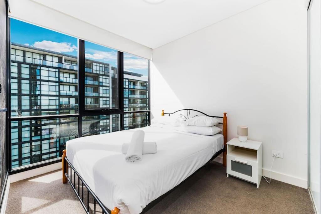 Lovely 2 Bedroom With Swimming Pool Apartment *