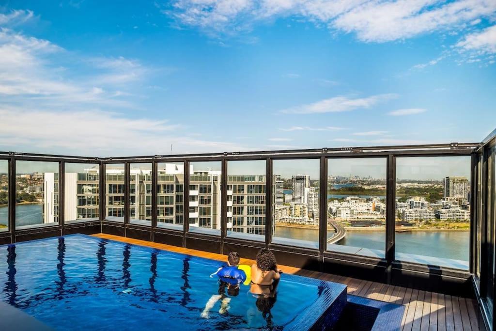 Lovely 2 Bedroom With Swimming Pool Apartment Sydney