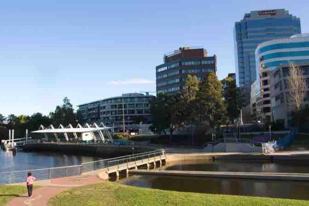 Parramatta Comfy- 2bd-free Parking -netflix-westfield Sidney