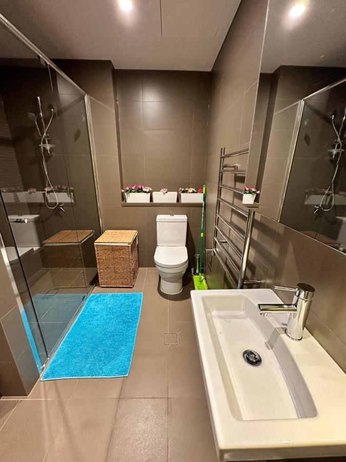 Location In Olympic Park Apartment *