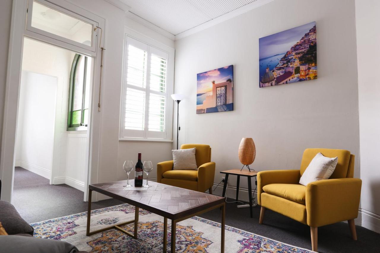 Discover The Rocks - Historical Terrace House *