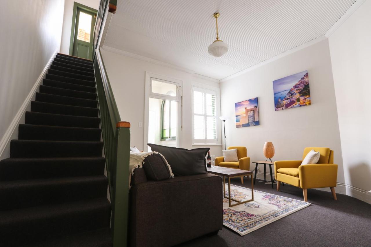 Discover The Rocks - Historical Terrace House Apartment Sydney