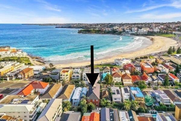 Beach-side North Bondi Apartment *