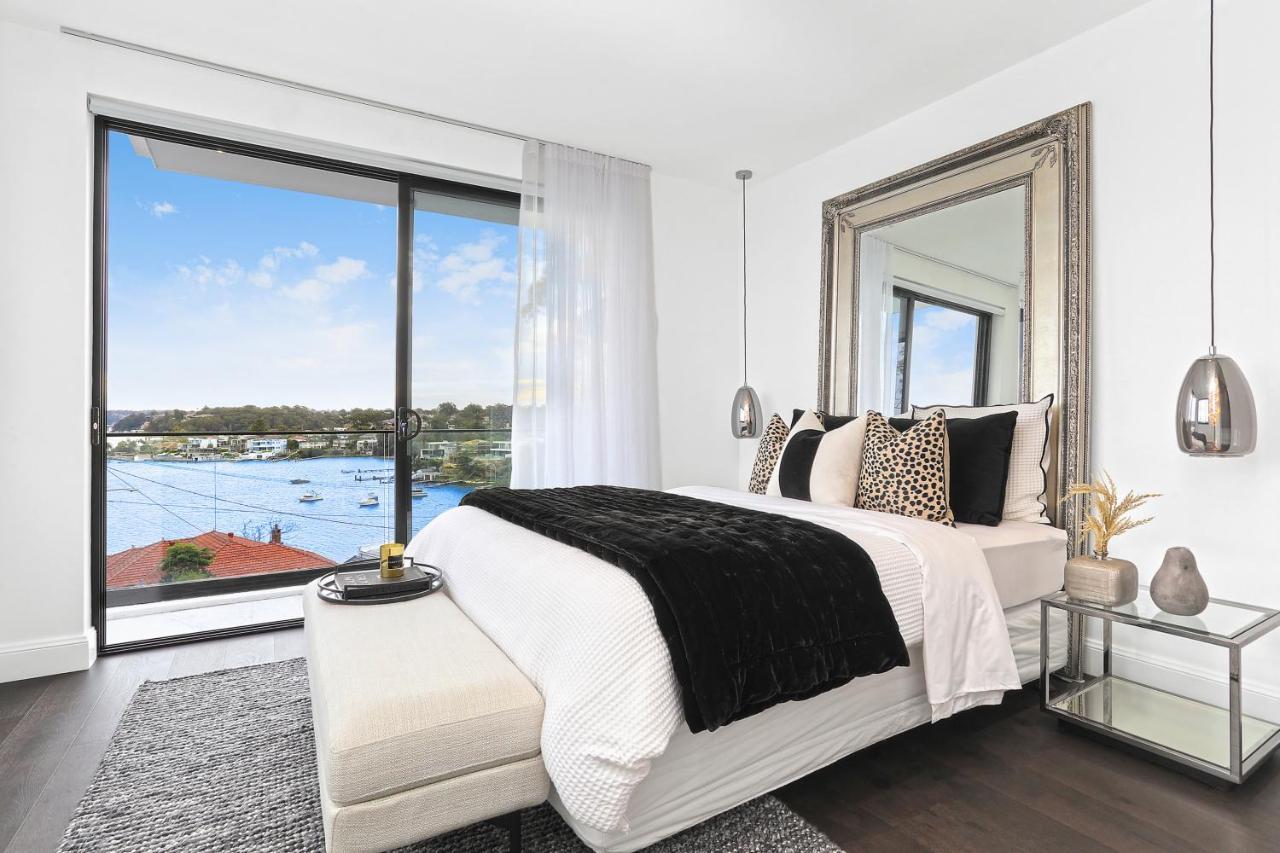 Luxury Waterside