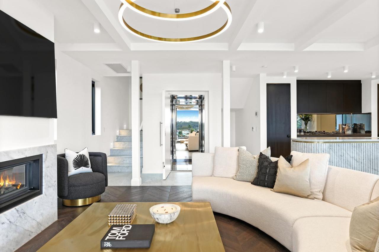 Luxury Waterside Holiday home Sydney