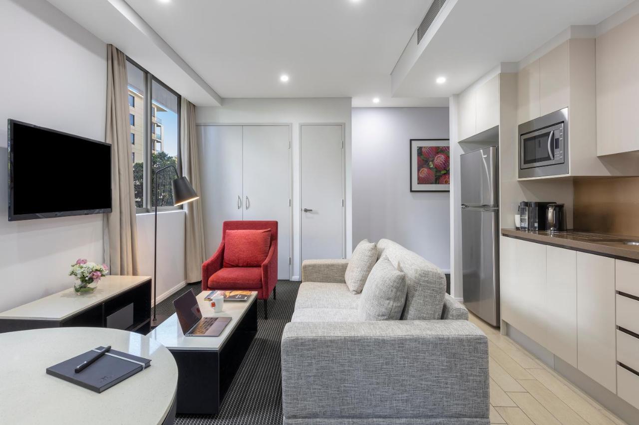 Hotel Meriton North Ryde 5*