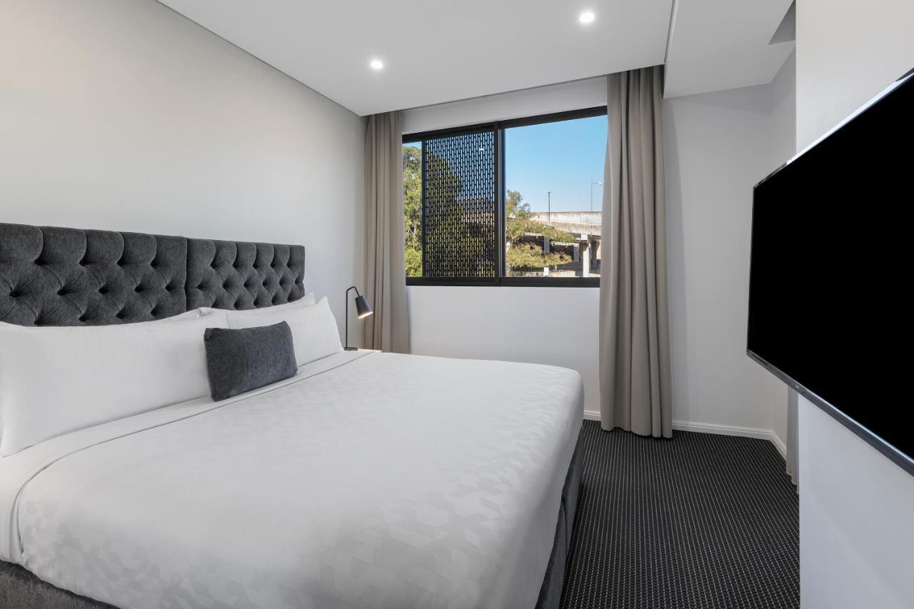 Hotel Meriton North Ryde 5*