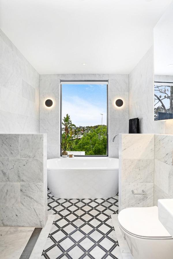 Luxury Waterside Holiday home Sydney