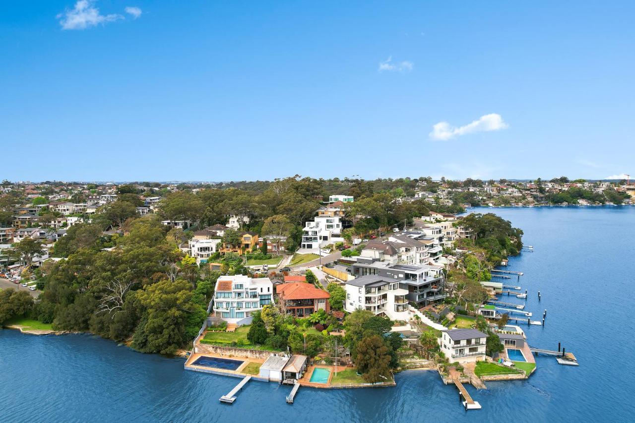 Luxury Waterside Holiday home *