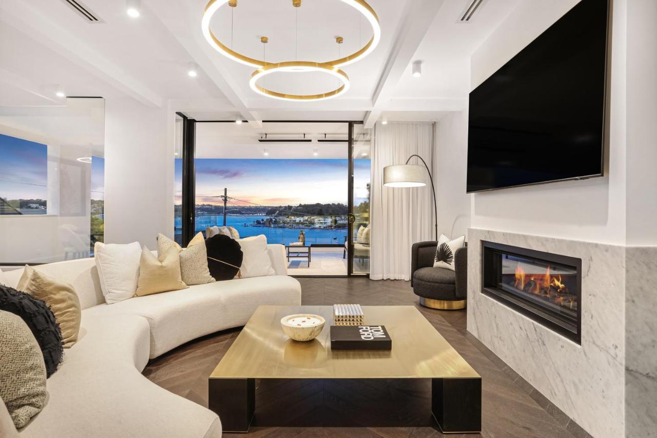 Luxury Waterside *