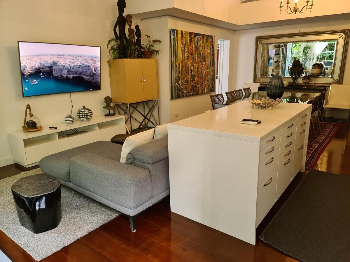 Bahay bakasyunan Bamboo House, Close To The & Airport & Train Station And Brighton Le Sands Sydney