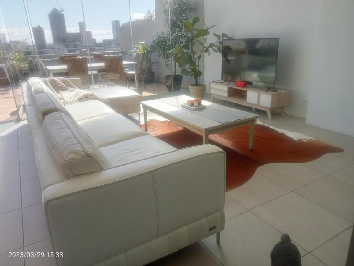 Three Bedroom Penthouse With Private Rooftop Jacuzzi In Surry Hills * Sydney
