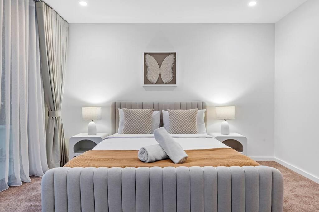 La Baia Luxury Penthouse Neutral Bay Apartment