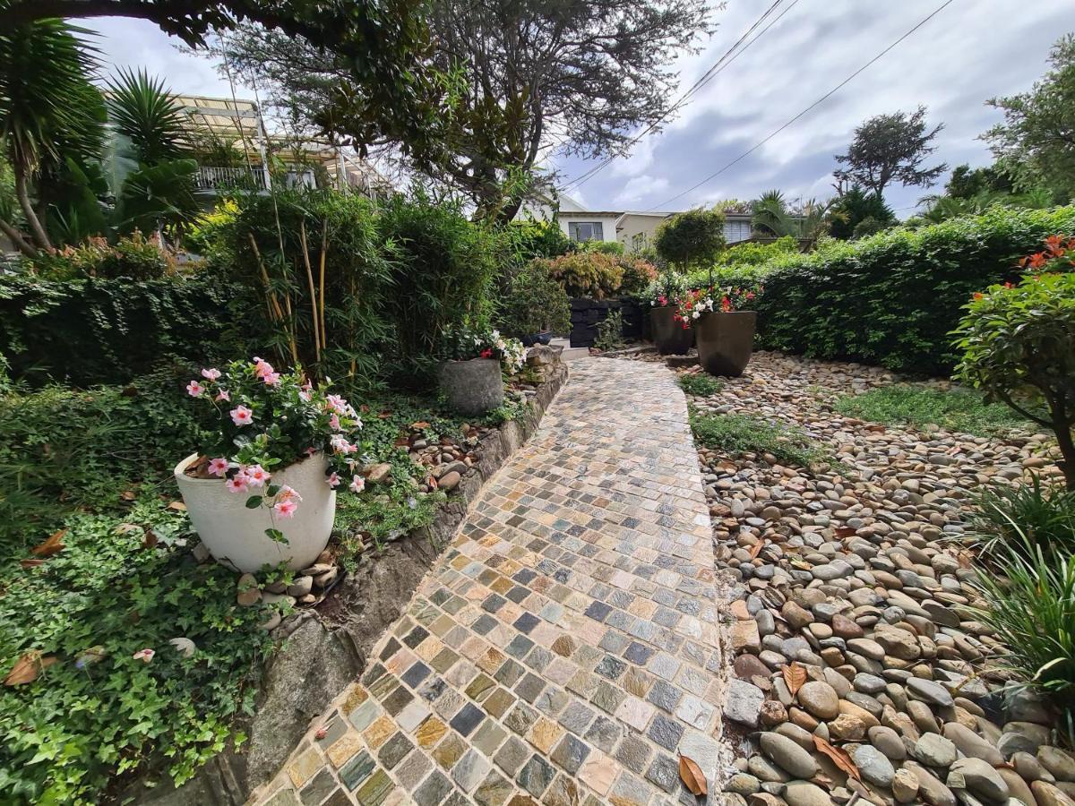 Bahay bakasyunan Bamboo House, Close To The & Airport & Train Station And Brighton Le Sands Sydney