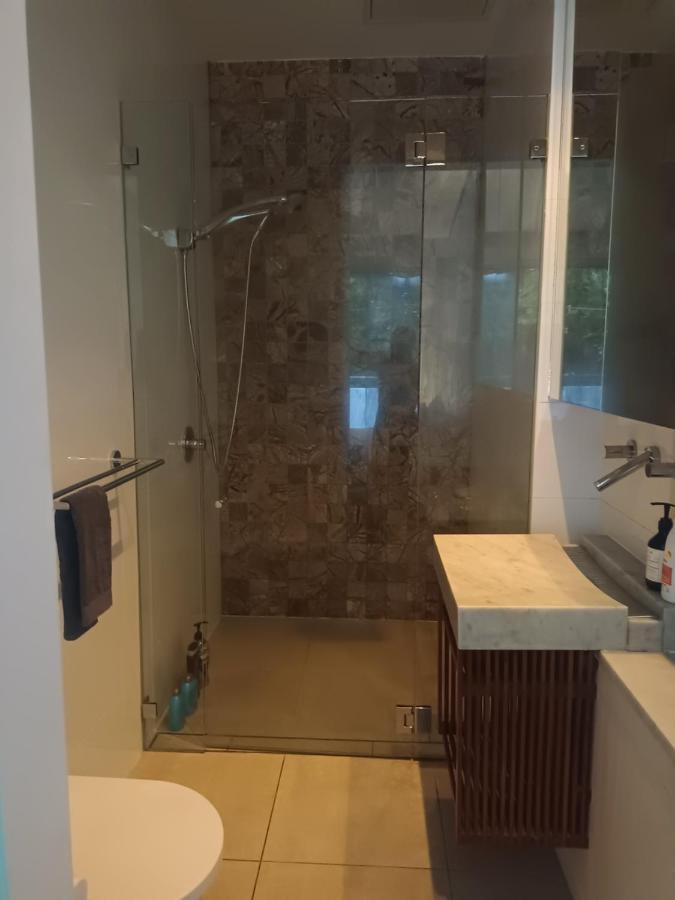 Apartment Three Bedroom Penthouse With Private Rooftop Jacuzzi In Surry Hills *