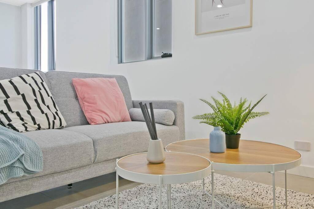 Aircabin｜mascot｜spacious & Modern｜walk To Station Apartment
