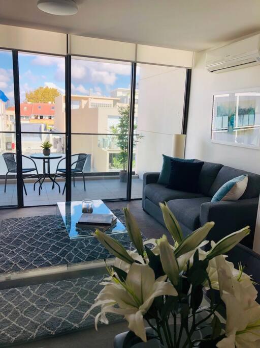 Superb Corporate Neutral Bay G404 * Sydney