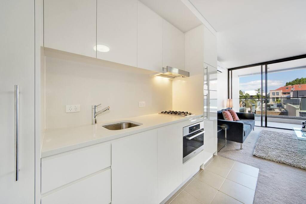Superb Corporate Neutral Bay G404 *