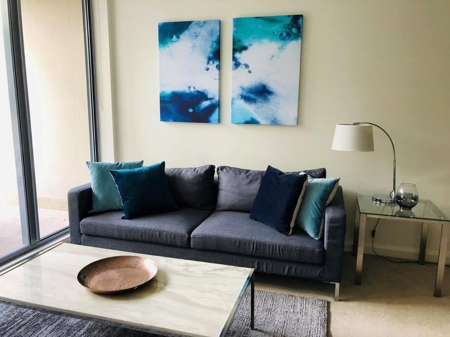 Spacious Two Bedroom - St Leonards Al25 * Sydney