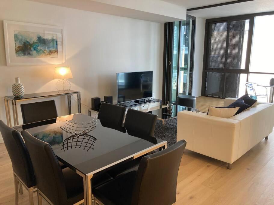 Large One Bedroom With Study-alb09203