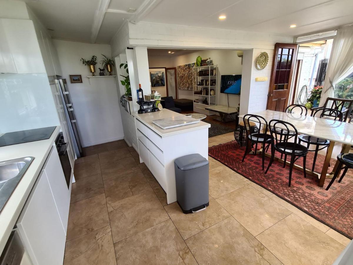Vista Unit + Bamboo House Close To The & Airport & Train Station And Brighton Le Sands Holiday home