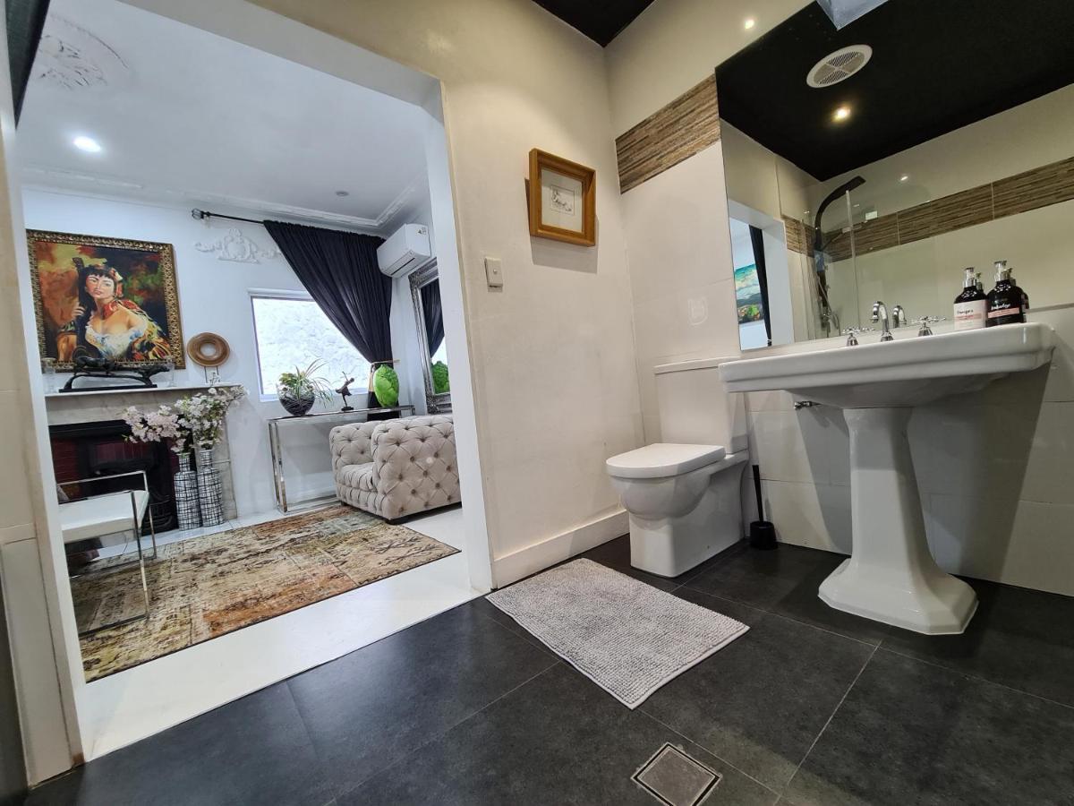 Vista Unit + Bamboo House Close To The & Airport & Train Station And Brighton Le Sands Holiday home