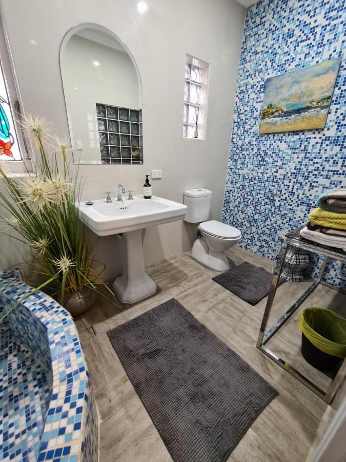 Vista Unit + Bamboo House Close To The & Airport & Train Station And Brighton Le Sands * Sydney