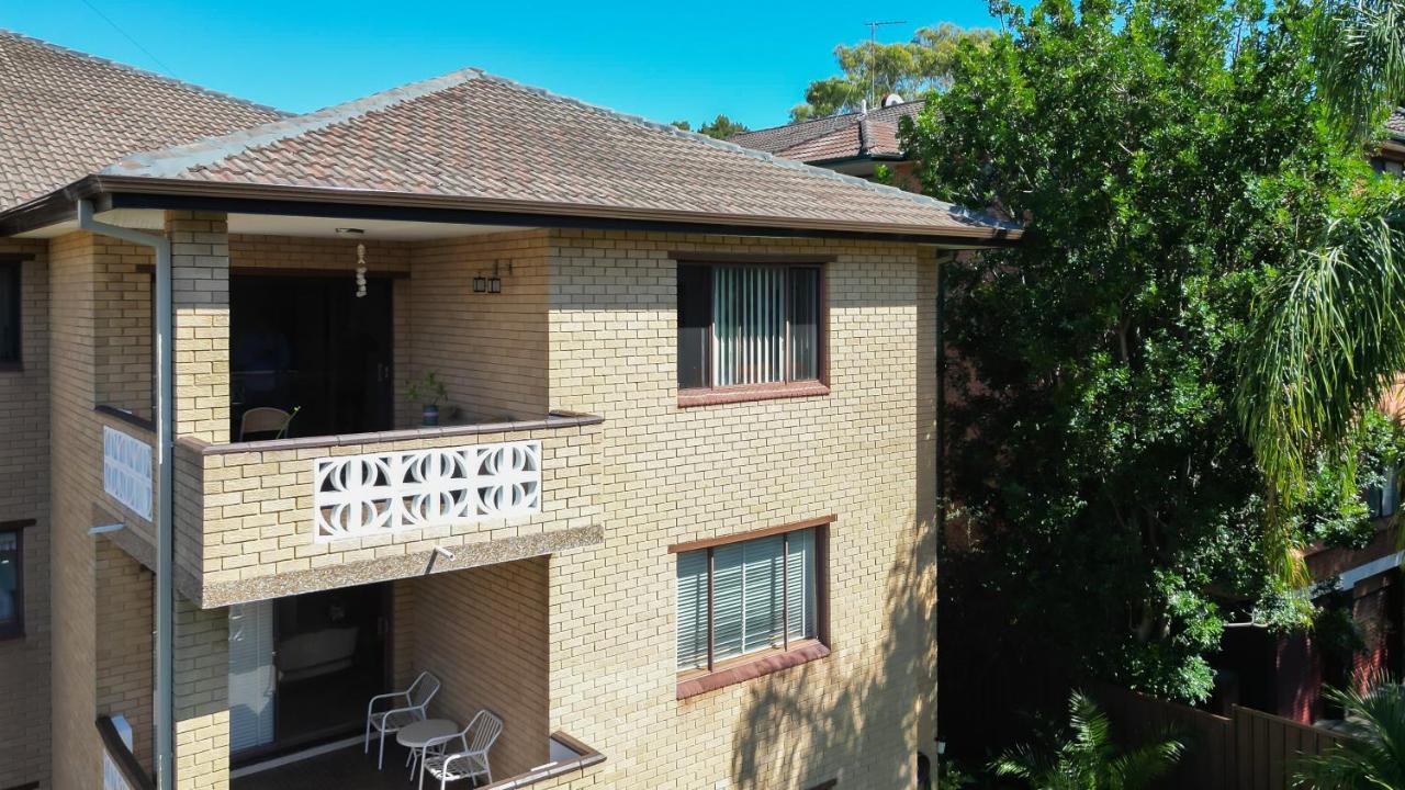 Carlton 3 Beds Unit - Free Parking Apartment