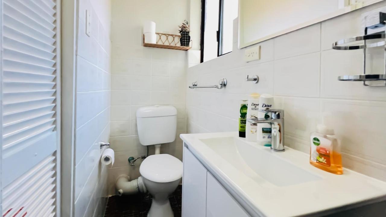 Carlton 3 Beds Unit - Free Parking Apartment