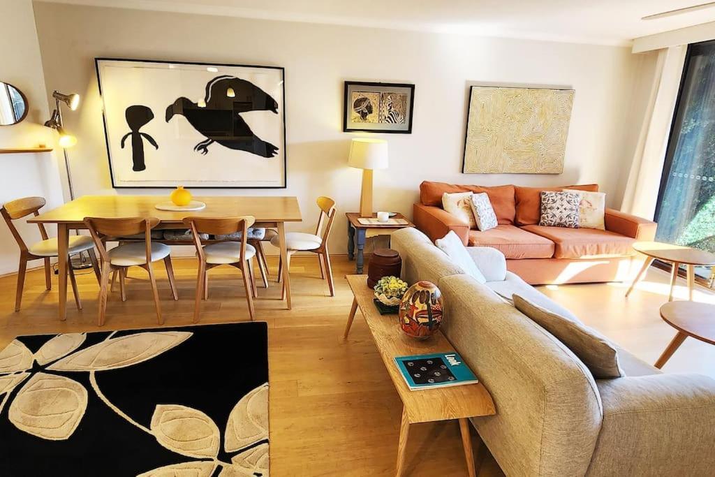 Impressive Centrally Located Penthouse * Sidney