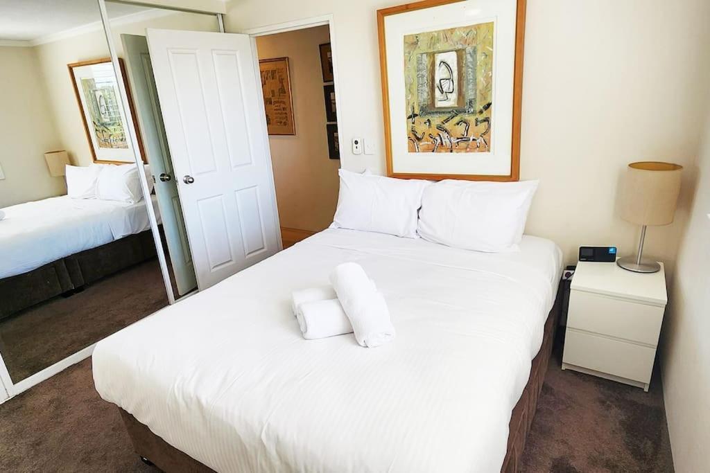 Impressive Centrally Located Penthouse * Sidney