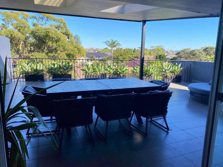 Chic Rose Bay Pad With Huge Outdoor Sunny Balcony Apartment