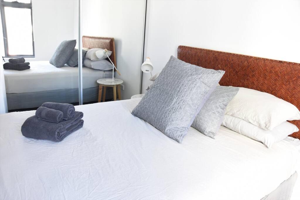 New Spacious 1 Bedroom Rosebery Apartment *