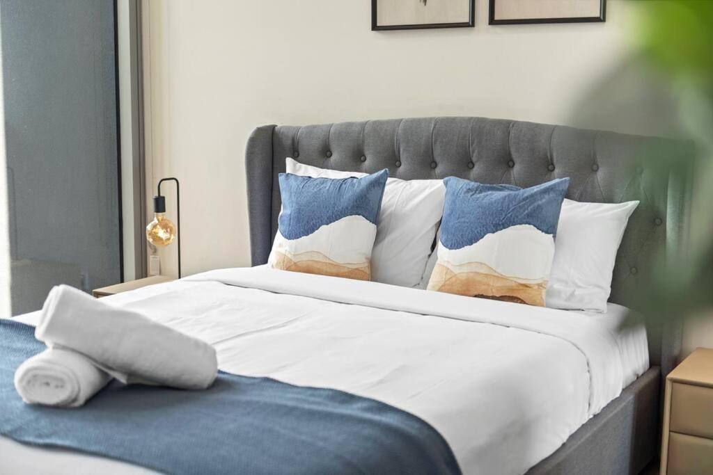 Style Living One Bedroom Olympic Park Apartment *