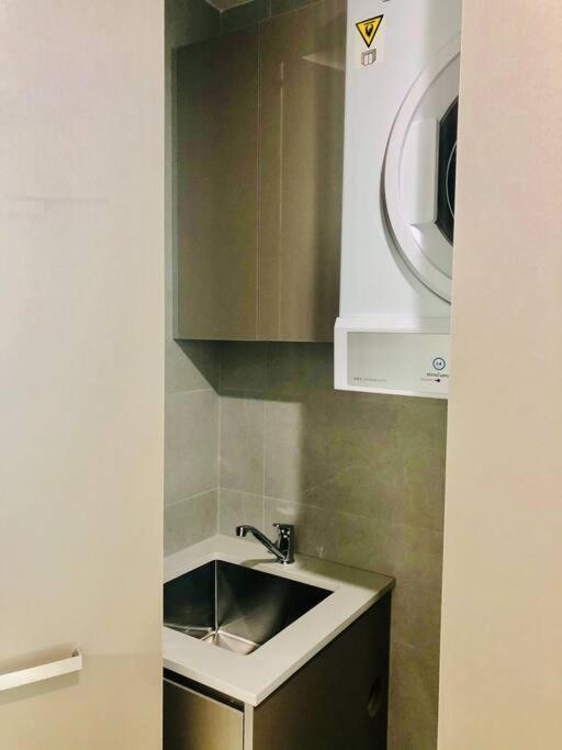 Stunning Corporate Wat1011601 Apartment
