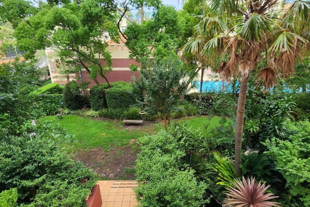 Apartment Homely In Sought After Building Sydney