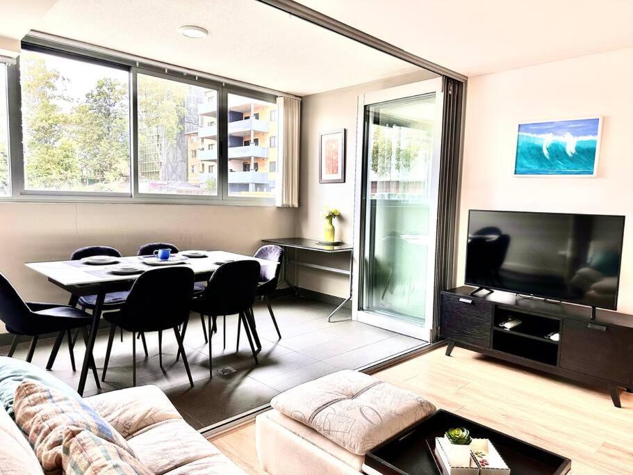 Airbnb - Burwood - Walk To Station - 2 Beds Apt Apartment